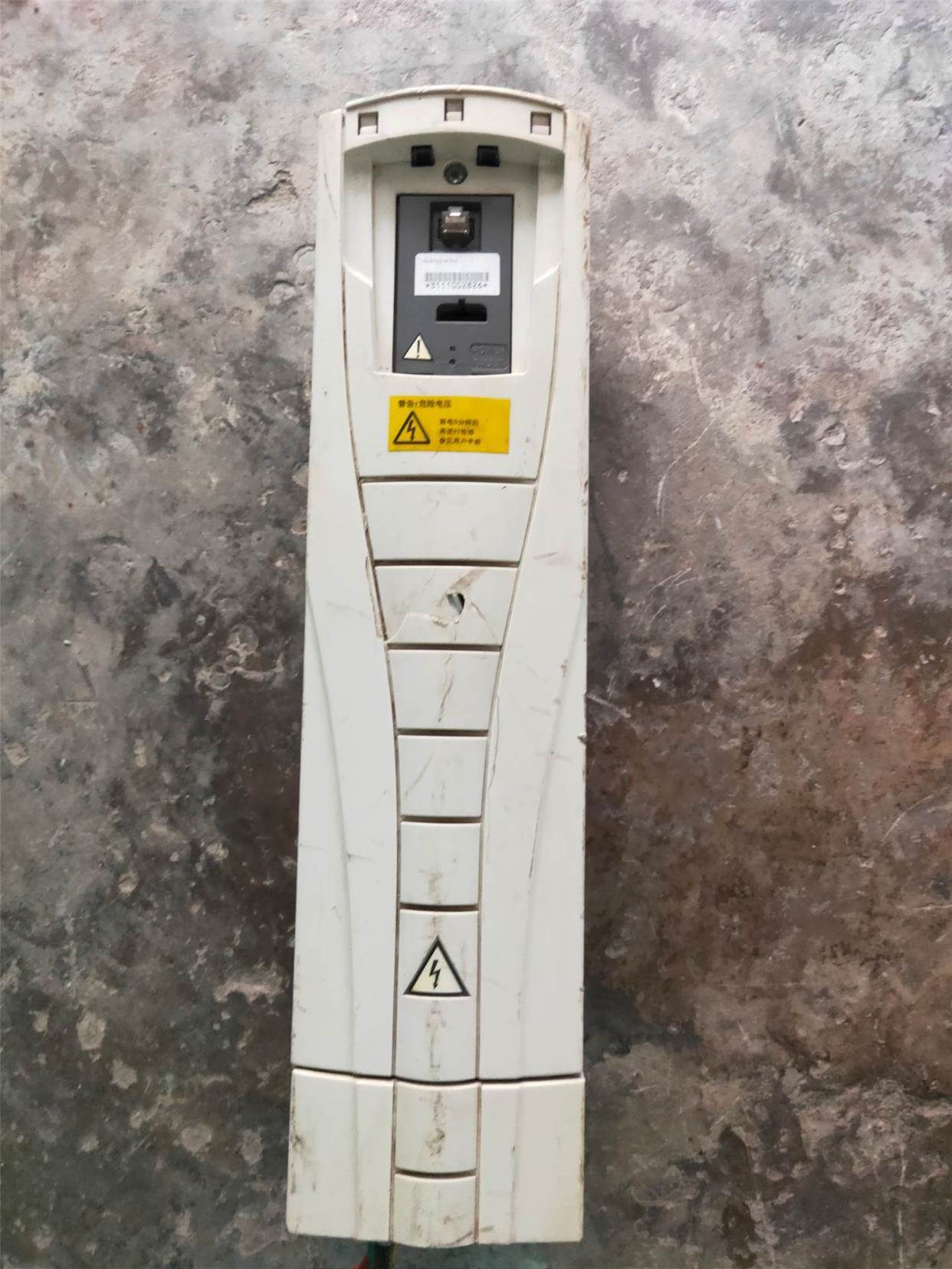 ABB变频器ACS510-01-017A-4实物图 功能完好询价