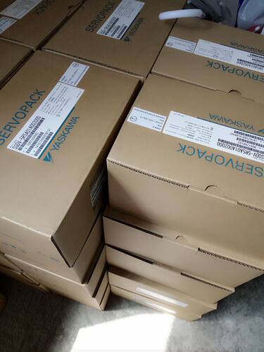 SGMAH-02BAA21/SGMPH-01AAE41/ SGMPH-01BAA41 安川电机全新现货