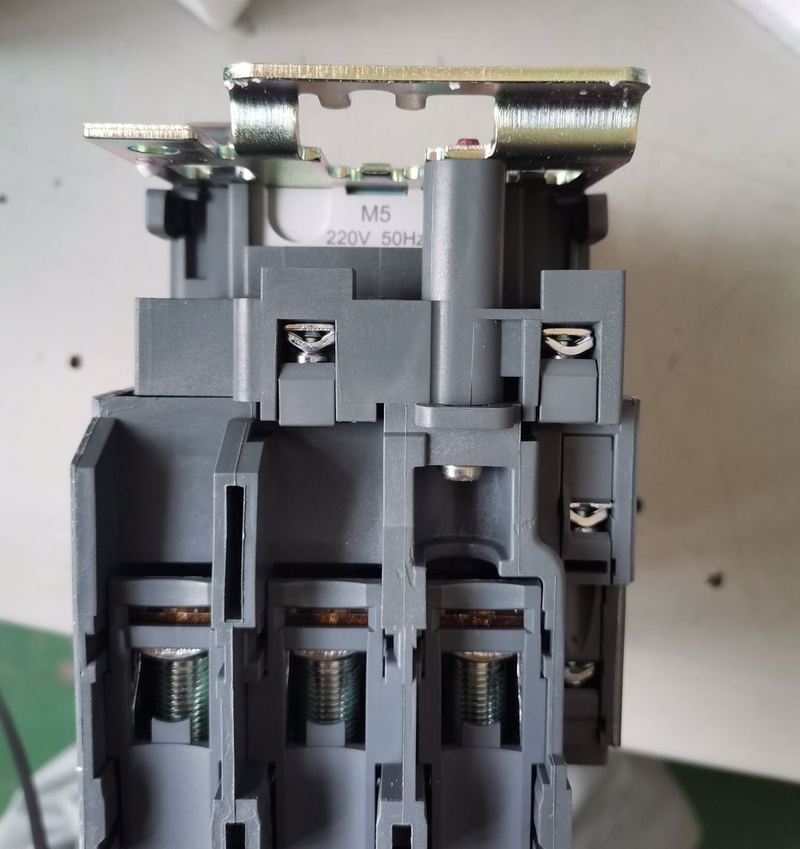 $施耐德 LC1N80交流接触器LC1N80M5N F5N Q5N B5N E5NAC220V询价