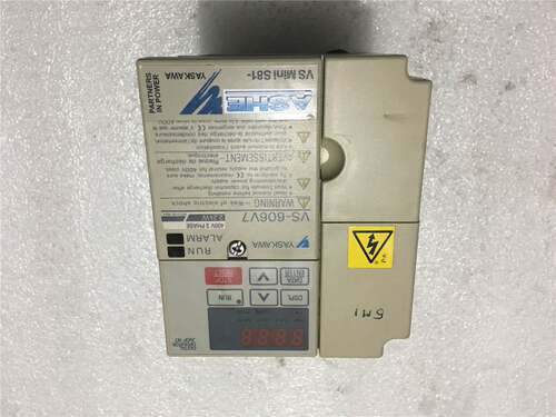 安川变频器 VS V7 CIMR-V7CC42P2 2.2KW 380V 实物图询价