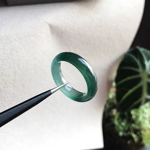 18#危料自然光实拍A货天然翡翠指环冰种蓝绿色起胶宽条戒指带证书