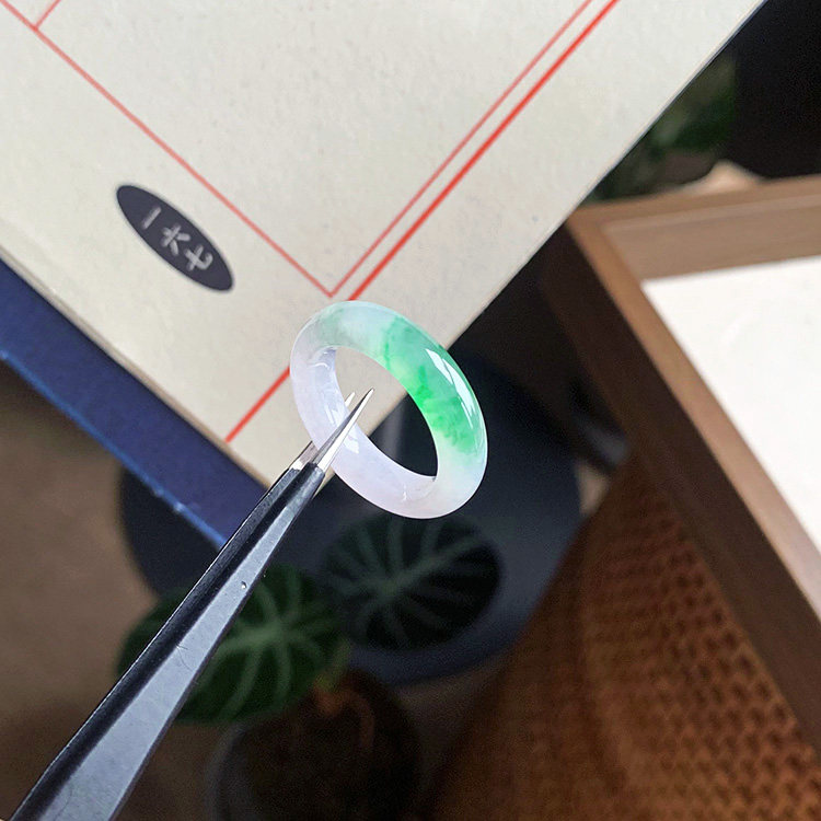 天然老坑A货翡翠指环粉紫底阳绿