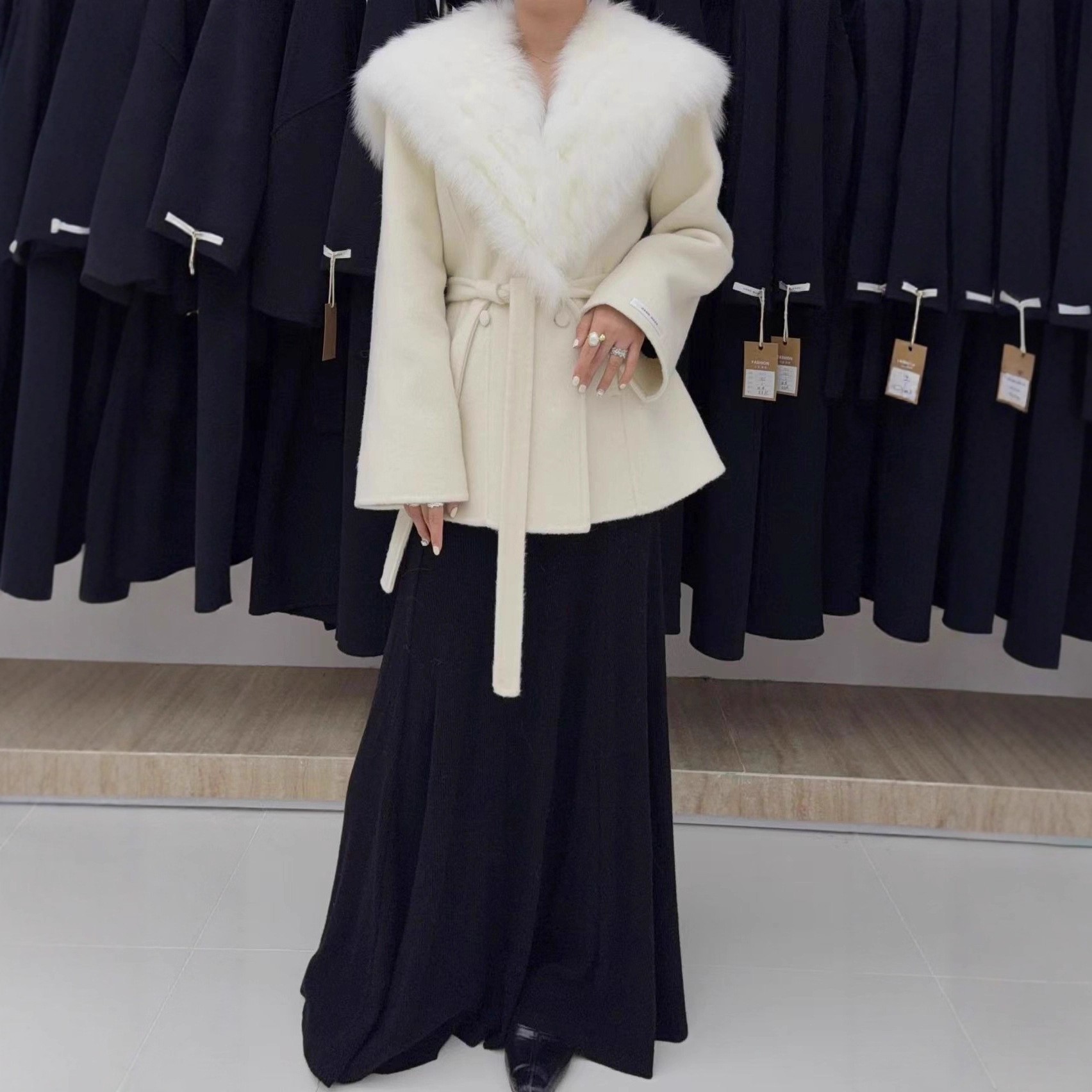 （上新）短款狐狸毛大毛领2025冬羊毛大衣韩版系带纯色毛呢外套