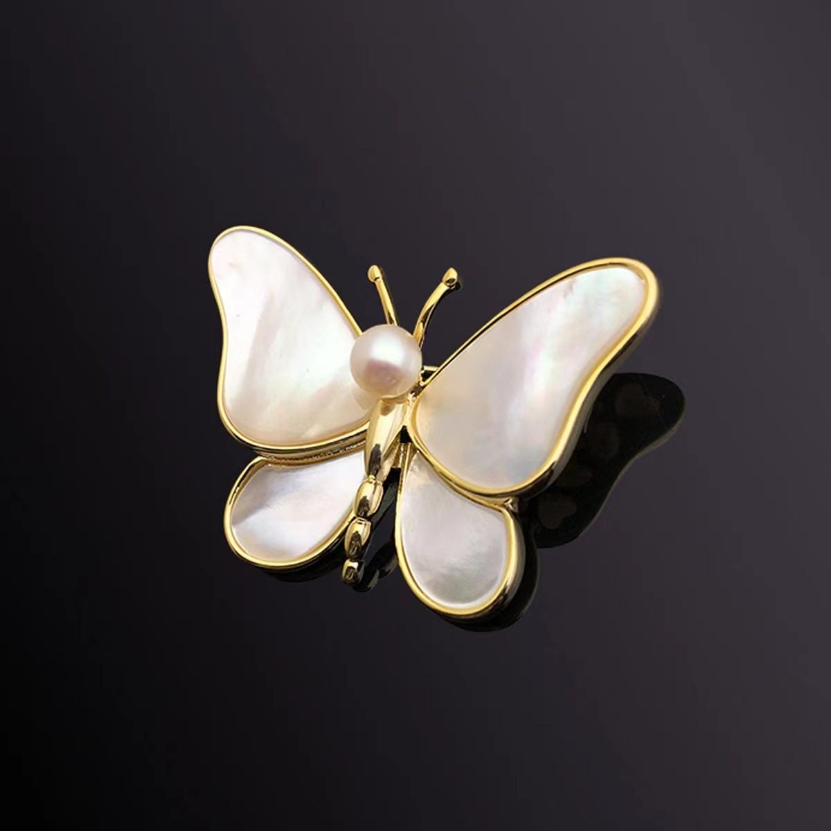韩版气质优雅蝴蝶胸针淡水珍珠时尚个性胸花贝母复古西装别针胸饰