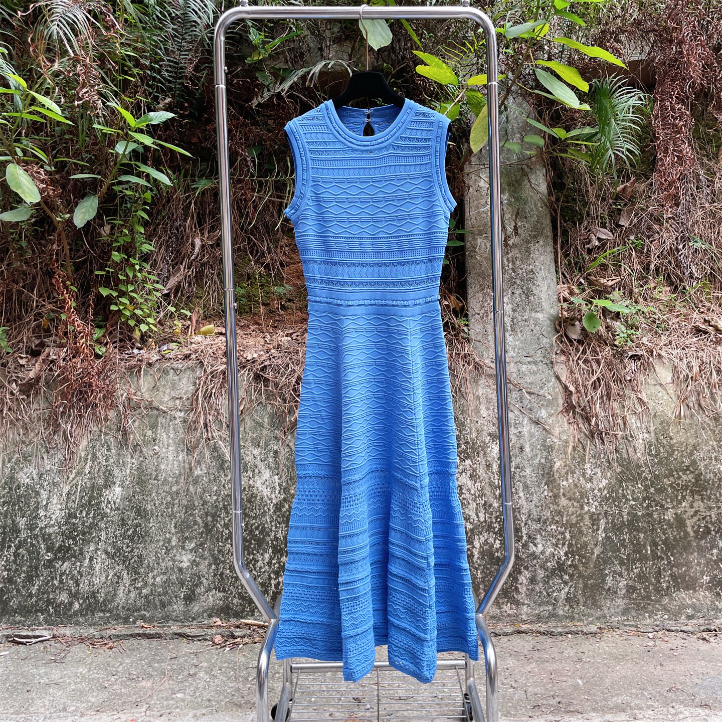 法式时尚波浪纹提花镂空无袖圆领修身显瘦中长款针织连衣裙A字裙