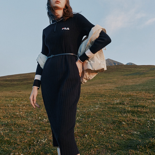 FILA/斐乐女子编织连衣裙新款时尚休闲修身收腰淑女裙F51W248301F