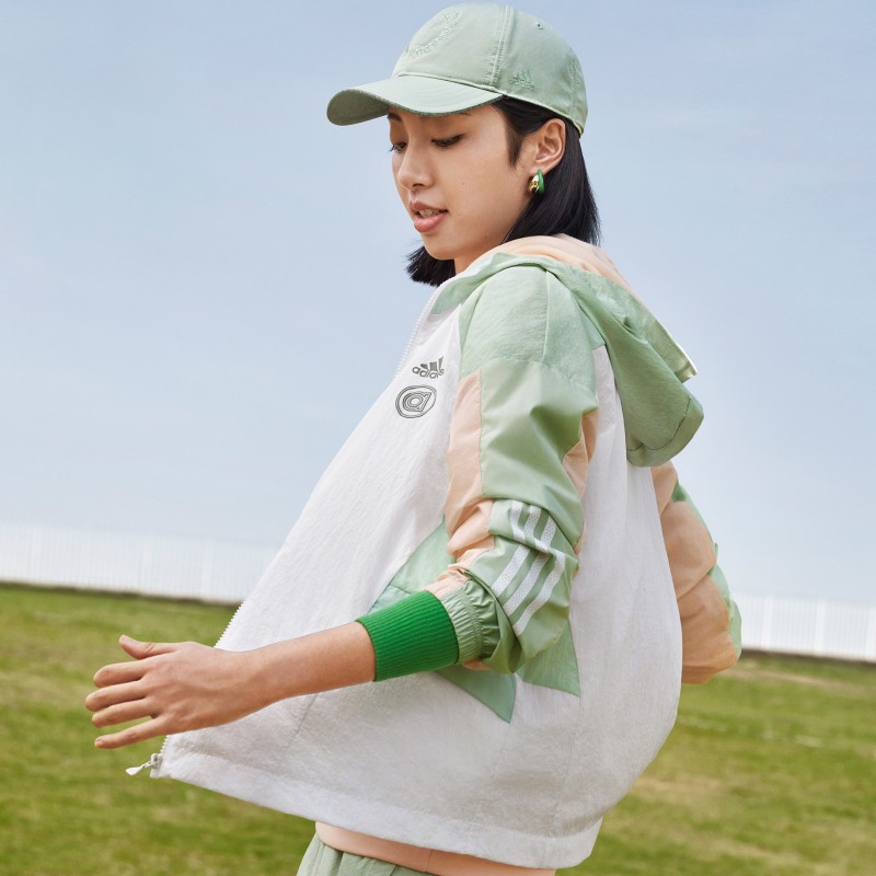 Adidas女子运动休闲连帽夹克外套