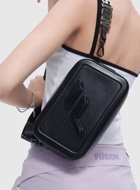 斐乐/FILA潮牌情侣款挎包新款时尚休闲斜挎包相机包T13U423122F