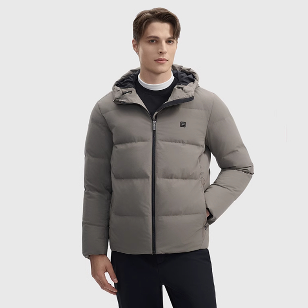 斐乐FILA鹅绒外套男新款休闲通勤羽绒保暖连帽上衣F11M443911F