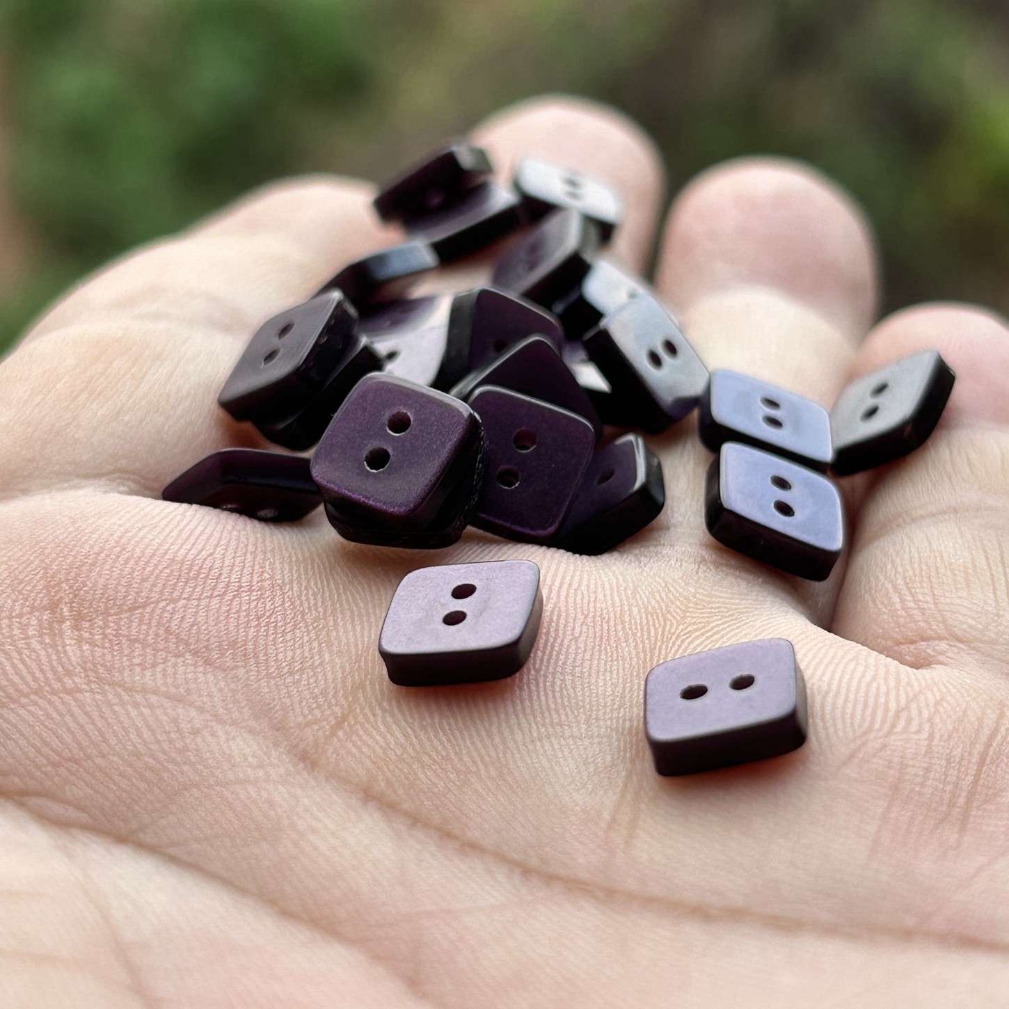 紫色方形衬衣小扣子8*8mm异形