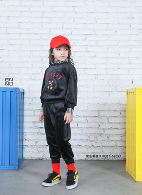 一诺欧韩丝绒套装秋冬米奇运动装