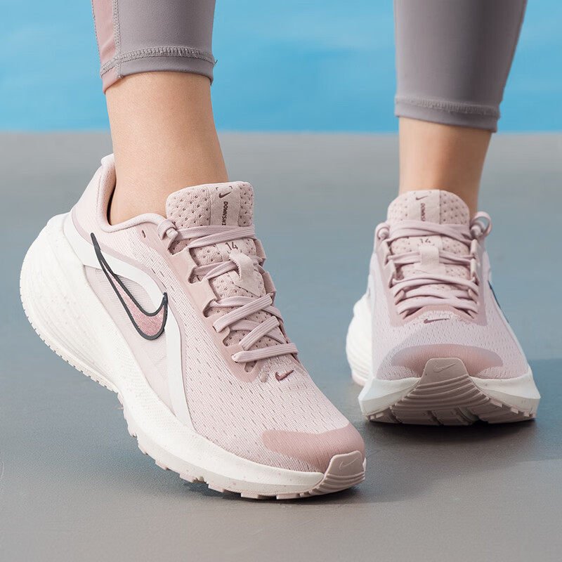 NIKE耐克女缓震透气跑鞋