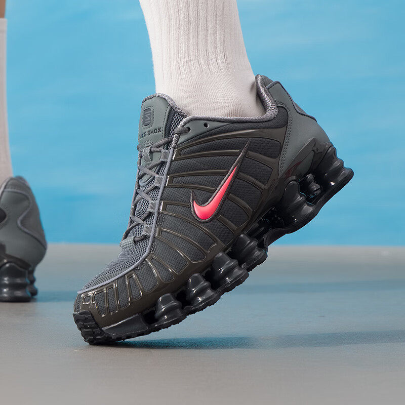 NIKE耐克男训练缓震透气休闲鞋