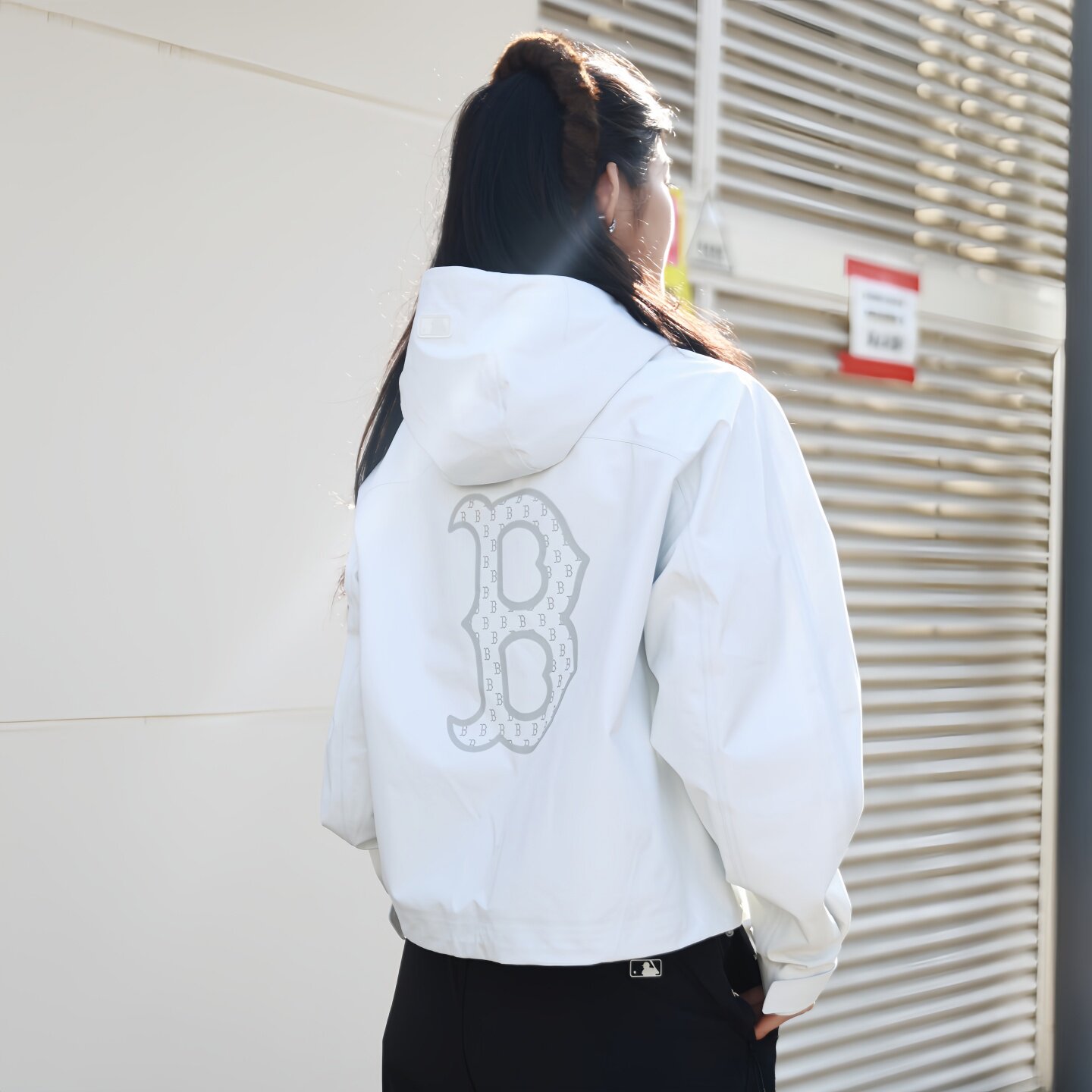 MLB女子夹克外套26春季新款户外防风短款连帽冲锋衣夹克3FWJM0161