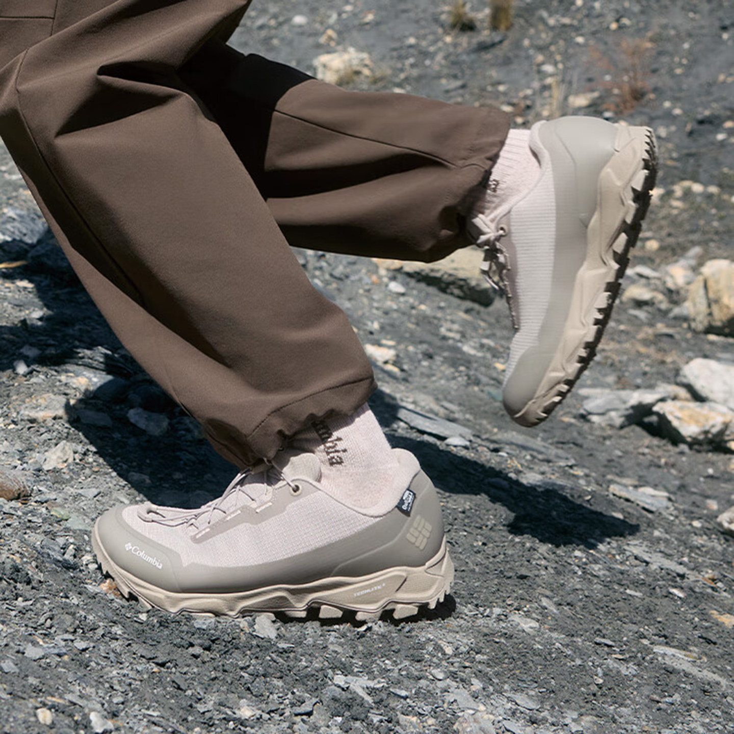 【正品】哥伦比亚徒步鞋女登山鞋