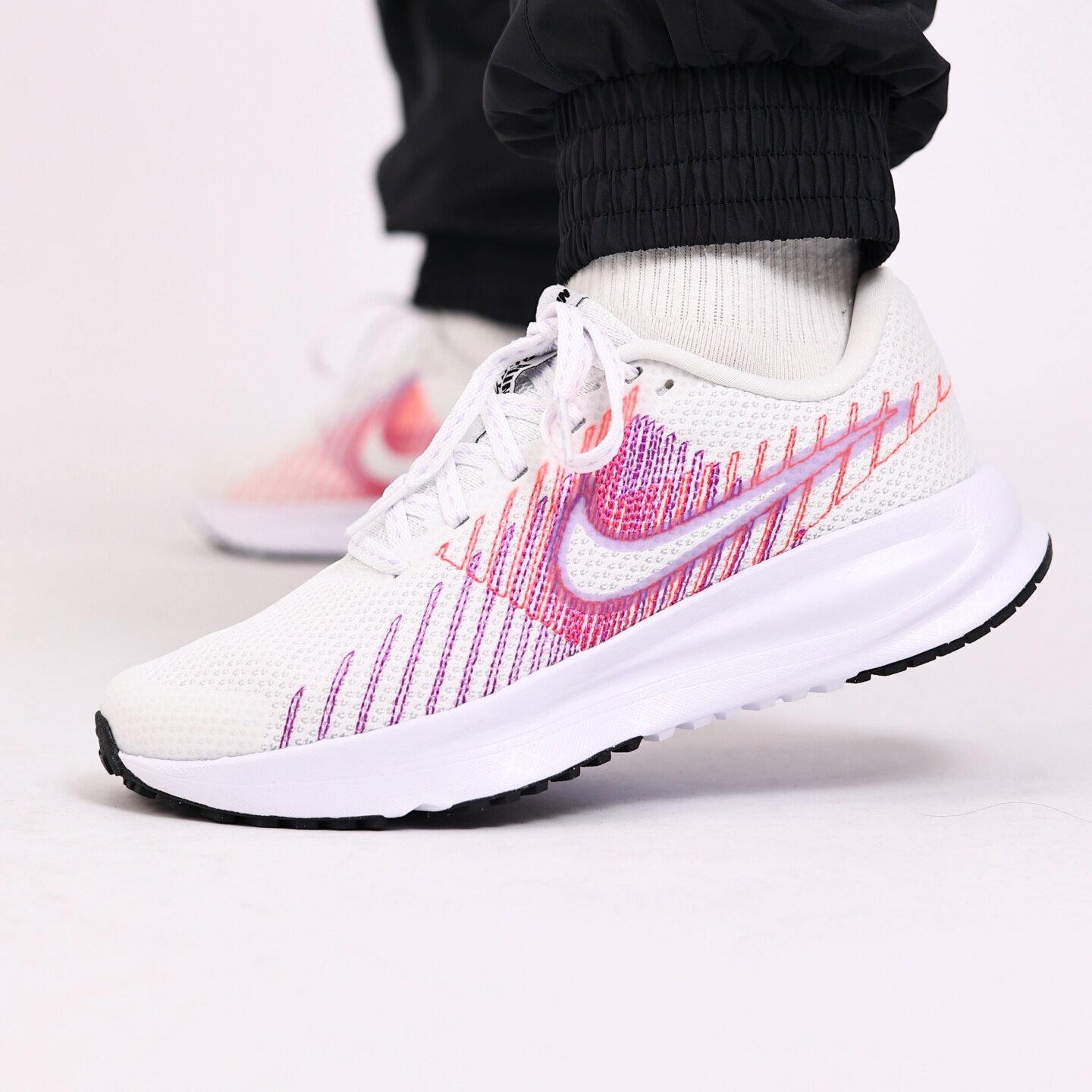 Nike耐克跑步鞋女RUN DEFY运动训练缓震透气网面轻便运动鞋HM9593