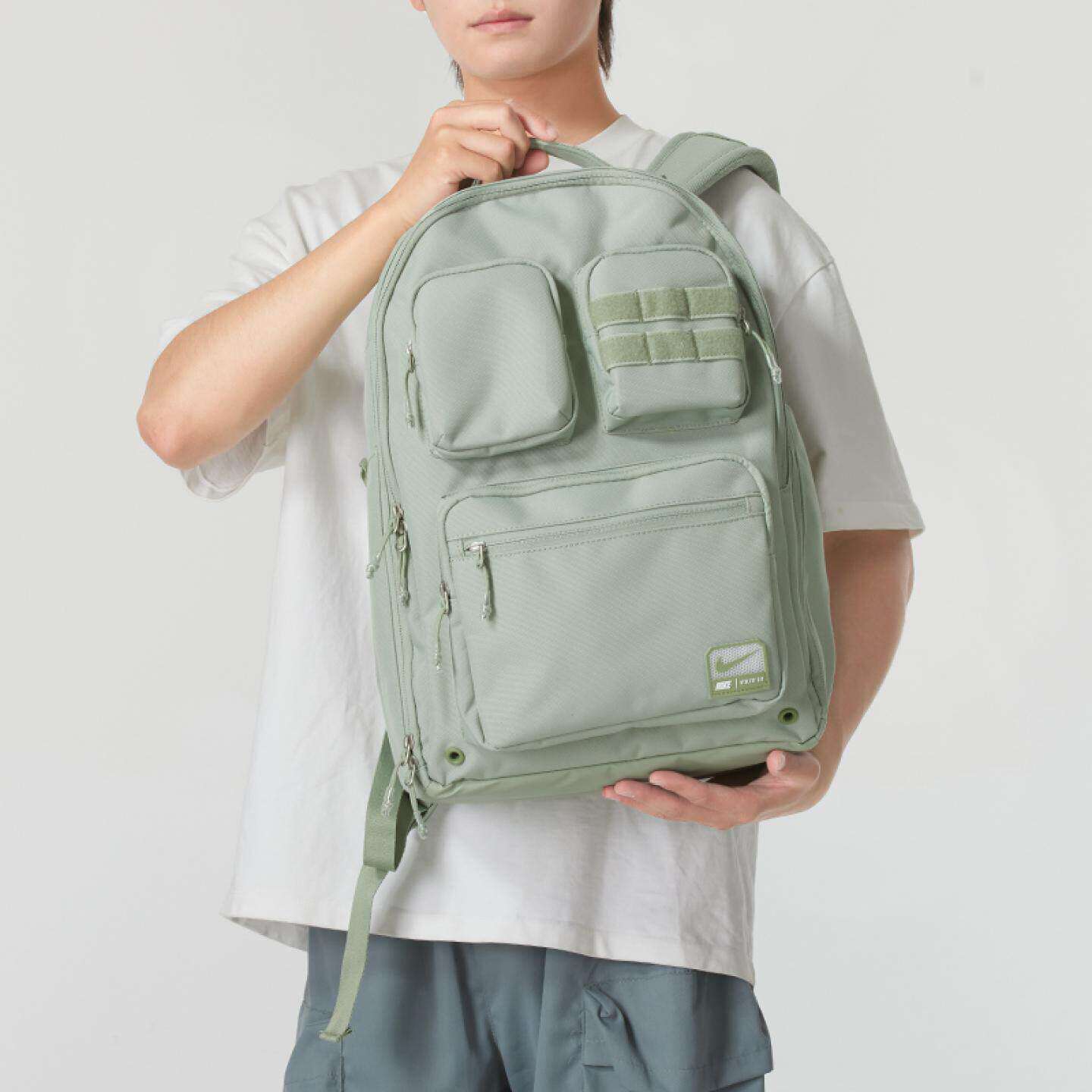 耐克双肩包运动休闲书包