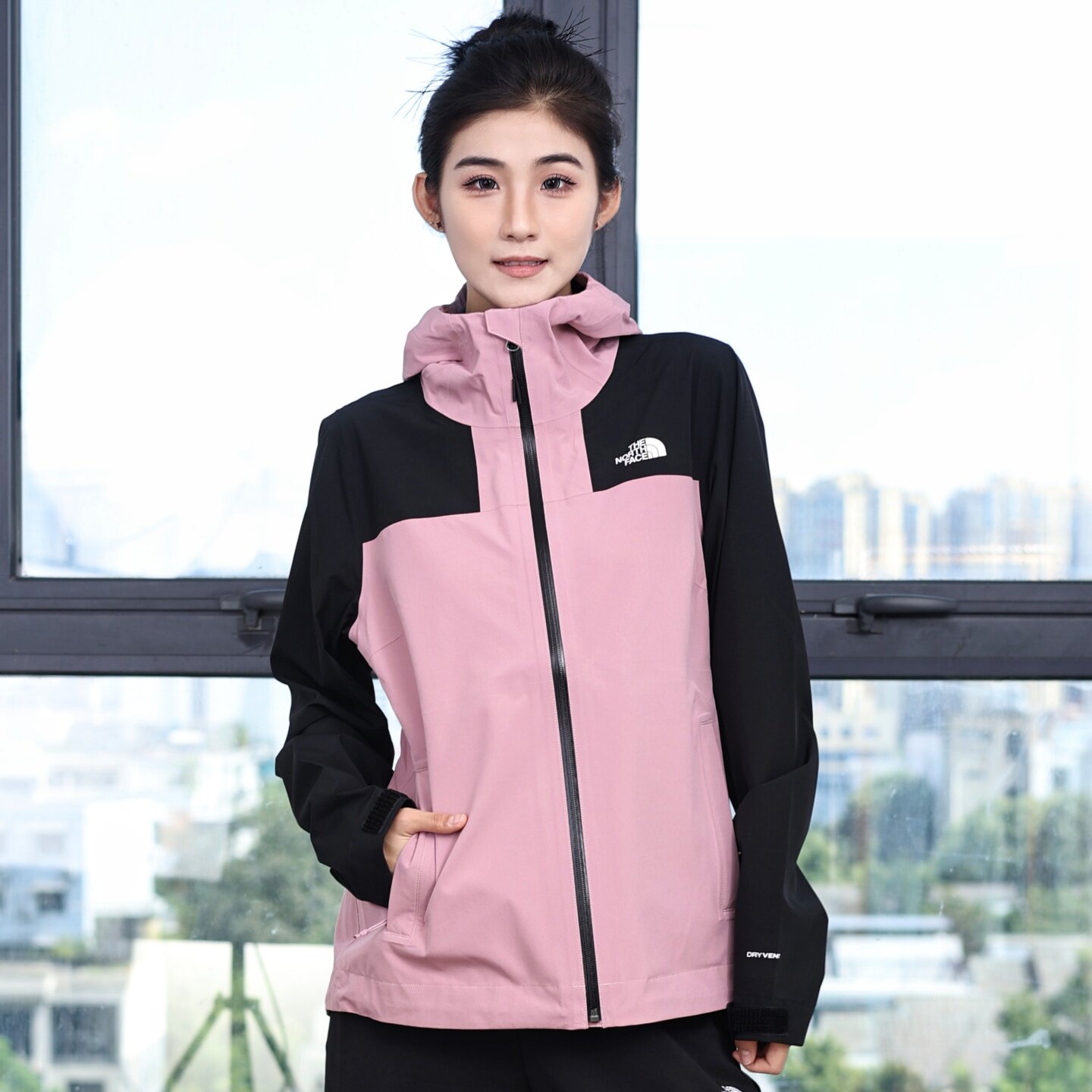 26秋冬新款TheNorthFace北面硬壳冲锋衣女子户外防水防风外套8M2T