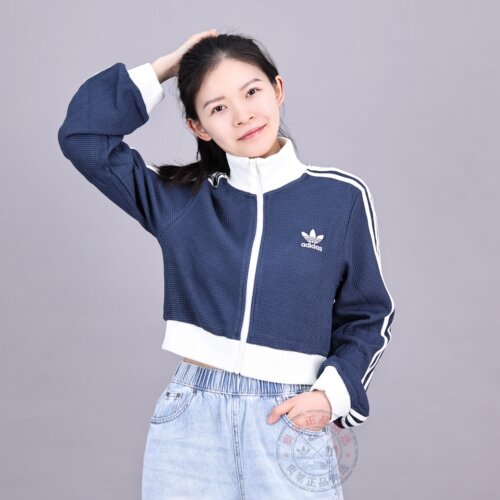 阿迪达斯女士短款透气夹克外套
