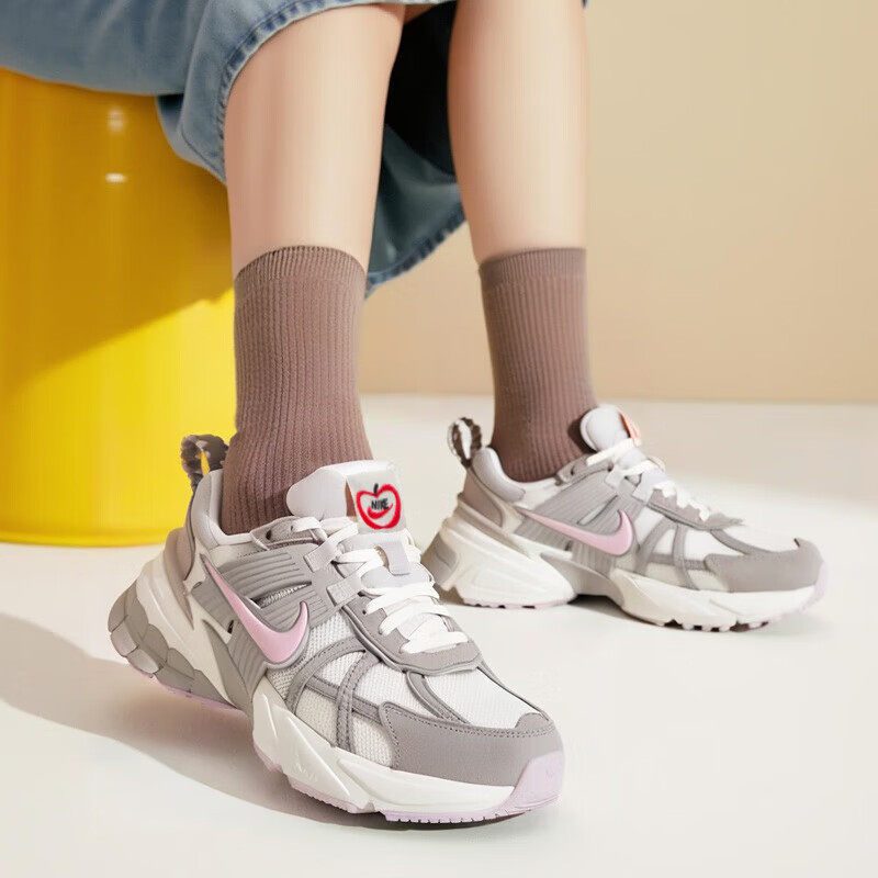 NIKE耐克女鞋V2K RUN轻便复古潮流时尚耐磨舒适休闲运动鞋 HV5997