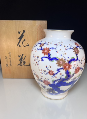 日本回流深川制青花梅花纹多边形瓷花瓶
