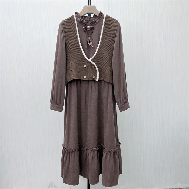 C●2025冬季新品 森系连衣裙女小清新简约气质显瘦长袖裙子7132