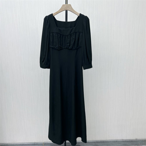 fei●2025秋季新品 法式方领连衣裙女气质显瘦小清新茶歇裙7058