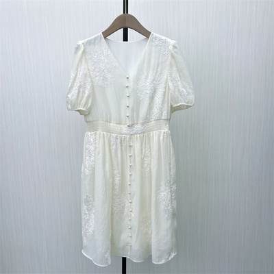 良月●2025夏季新 法式v领连衣裙女气质显瘦小清新a字茶歇裙6527