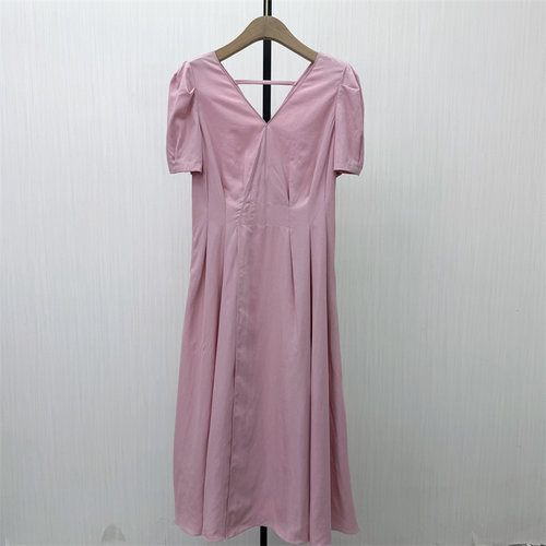 图●2026夏季新品 法式v领连衣裙女气质显瘦小清新a字茶歇裙4070