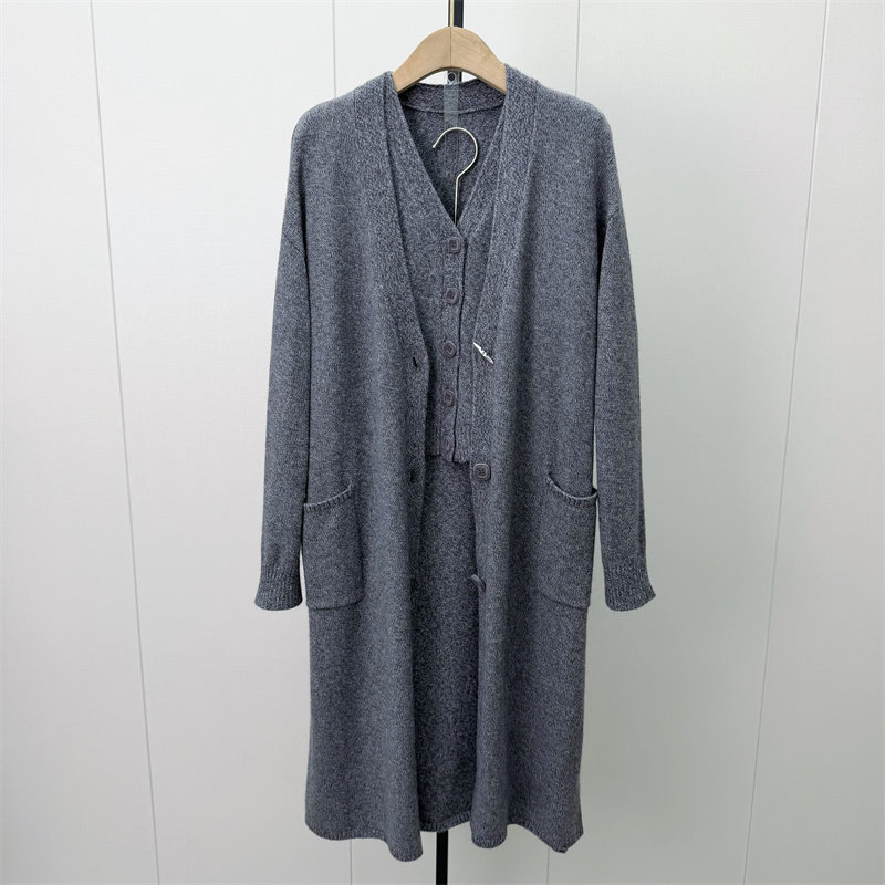 S●2026冬季新品 连衣裙套装女长袖针织开衫马甲背心裙三件套681
