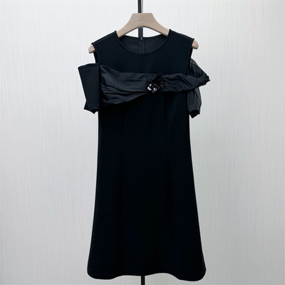 香●2026春季新品 法式露肩连衣裙女气质通勤修身显瘦a字裙1596