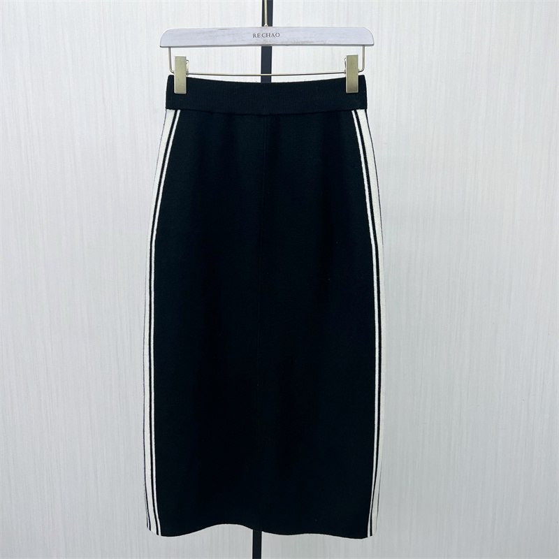 良月●2025冬季新品 针织半身裙女高腰修身显瘦直筒包臀长裙1302