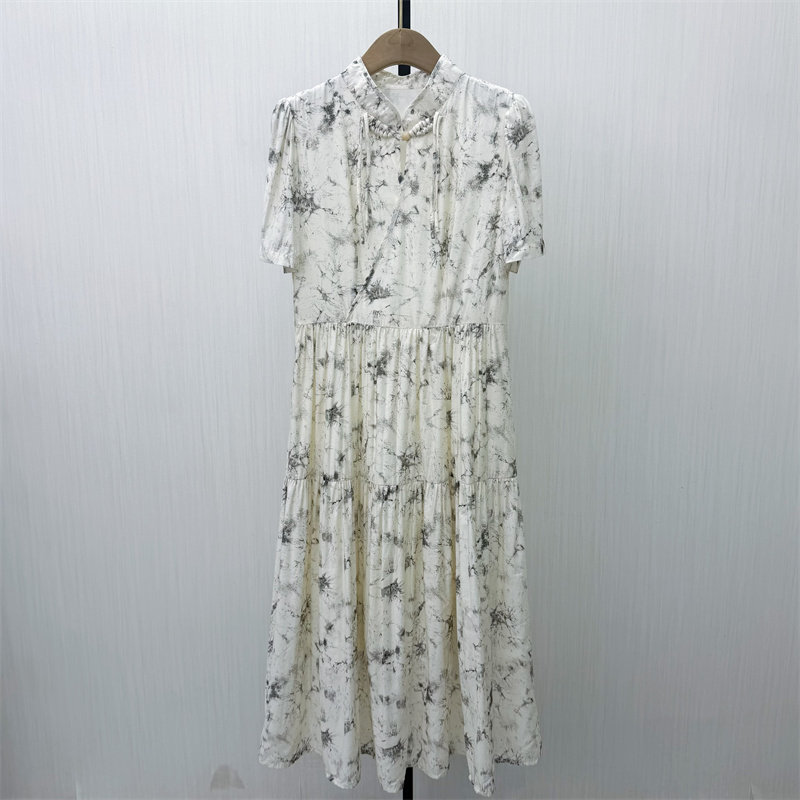 芭●2026夏季新品 法式碎花连衣裙女气质显瘦小清新茶歇裙3035