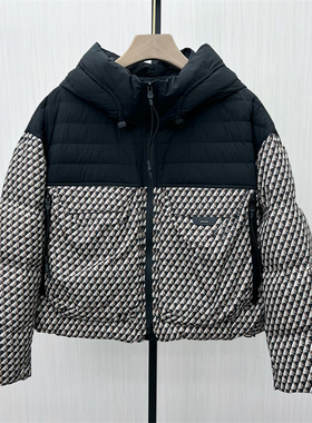 fei●2025冬季新品 短款羽绒服女连帽面包服加厚保暖外套8379