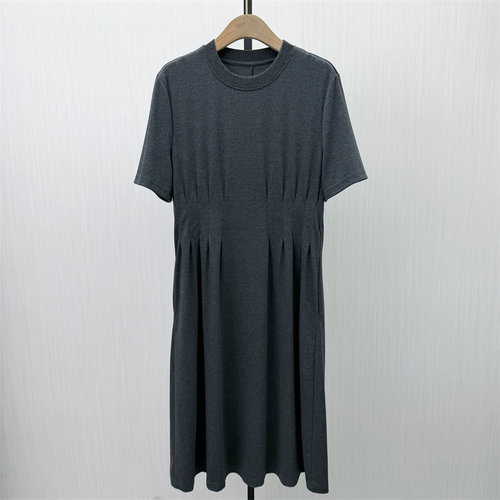 艾W●2026春季新品 短袖连衣裙女休闲宽松简约百搭显瘦T恤裙1317