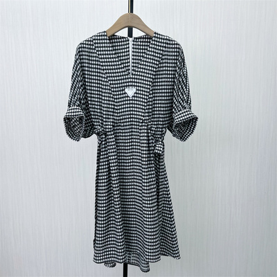 良月●2025夏季新品 格纹v领连衣裙女气质显瘦通勤百搭a字裙6505