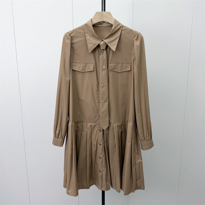 芭●2026秋季新品 长袖连衣裙女休闲宽松百搭翻领a字衬衫裙7023