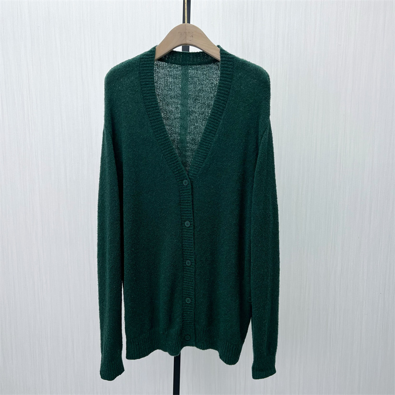 艾●2025春季新品 绵羊毛v领开衫女宽松休闲慵懒风针织外套888