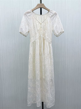 伊●2026夏季新品 法式v领连衣裙女气质显瘦小清新a字茶歇裙3025