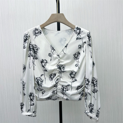图●2025秋季新品 法式v领长袖衬衫女小清新气质碎花别致上衣1237