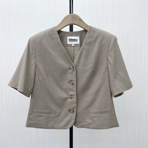 fei●2025秋季新品 时尚短袖西装外套女宽松休闲通勤西服上衣7282