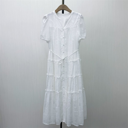 香●2026夏季新品 法式v领连衣裙女气质显瘦小清新a字茶歇裙0407