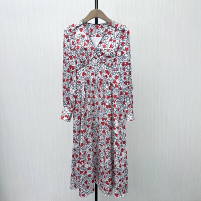 KA●2025秋季新品 爱心印花v领连衣裙女气质收腰修身雪纺长裙1801