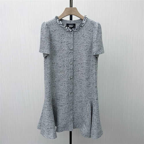 良月●2026夏季新品 小香风亮片连衣裙女气质设计感小众a字裙8275