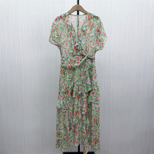 伊●2026夏季新品 碎花v领连衣裙女气质小清新别致雪纺茶歇裙3557