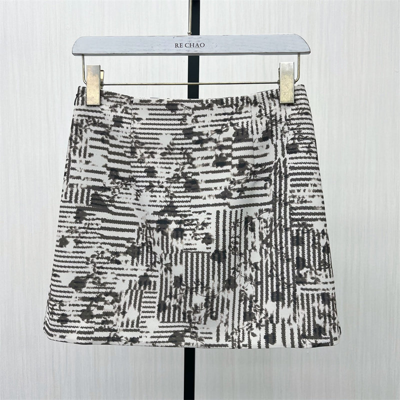 S●2025秋季新品 印花半身裙女高腰显瘦休闲通勤百搭a字短裙326