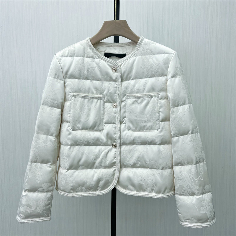 图●2025冬季新品 短款羽绒服女简约通勤百搭轻薄保暖外套8567