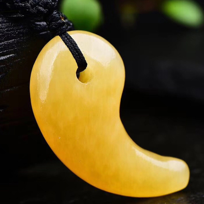 天然挂坠八卦勾玉