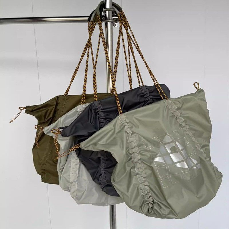 三角鼠24新品轻薄便携单肩包23L升斜挎包 手提购物袋 收纳袋41010