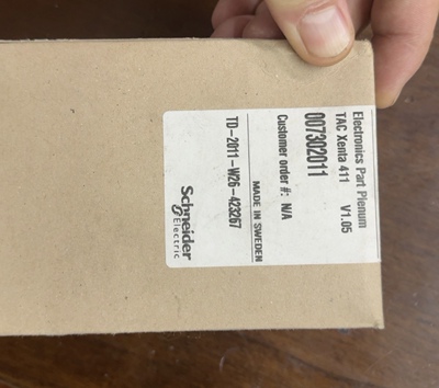 原装全新施耐德楼宇自控DDC Xenta411